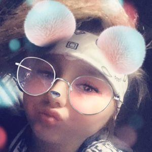 Meet your Posher, Skylar